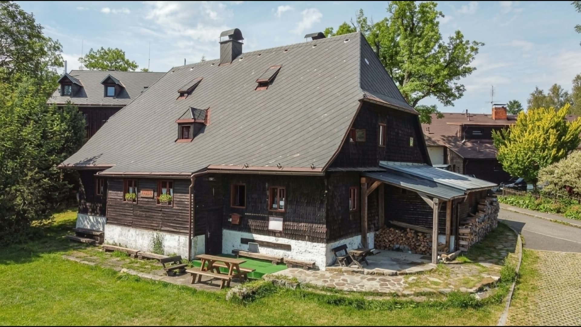 Panský dům 1777 v Prášilech, pohled ze zahrady
